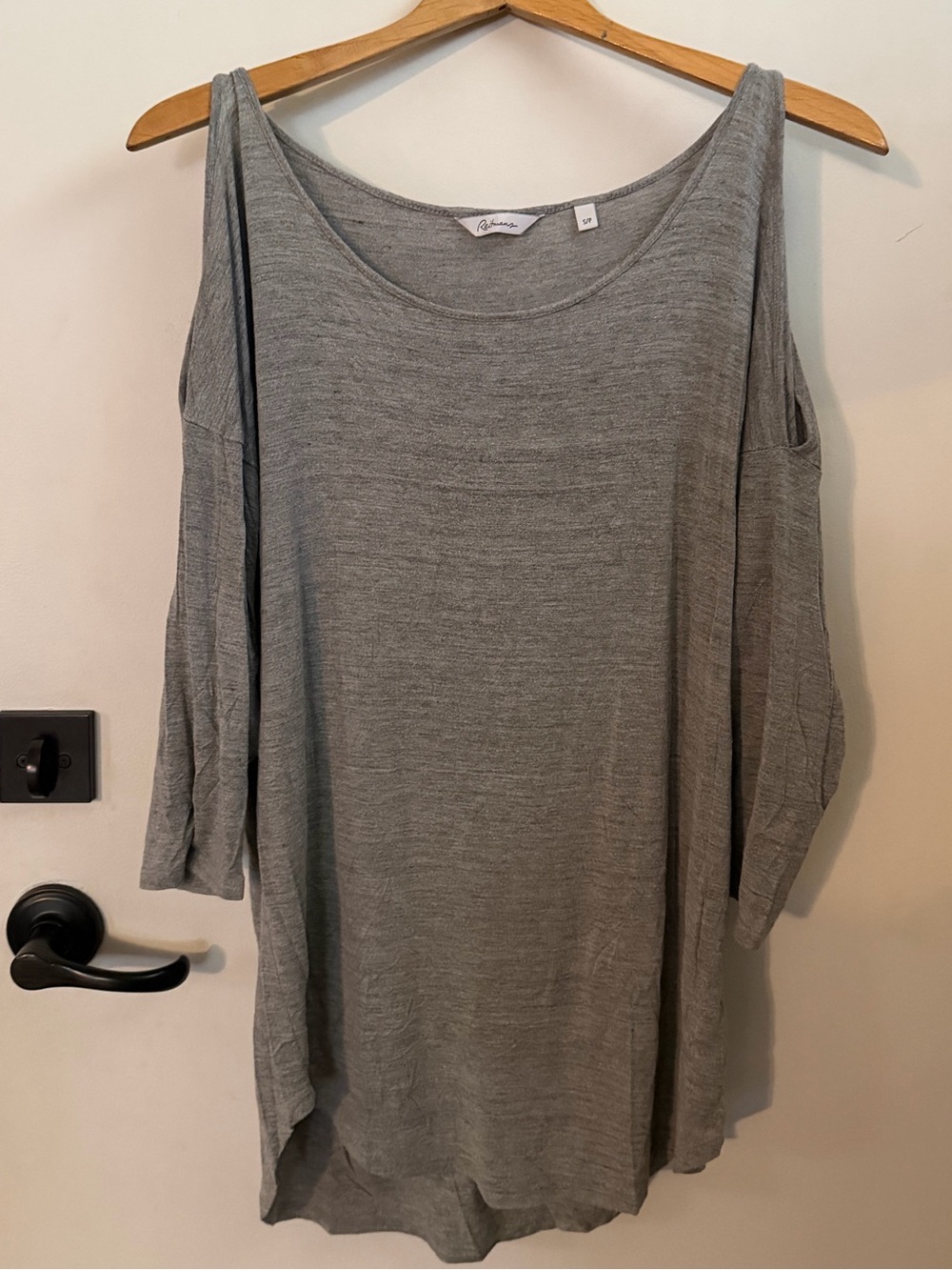 Lightweight Gray Cold-Shoulder 3/4 Sleeve Women’s Top